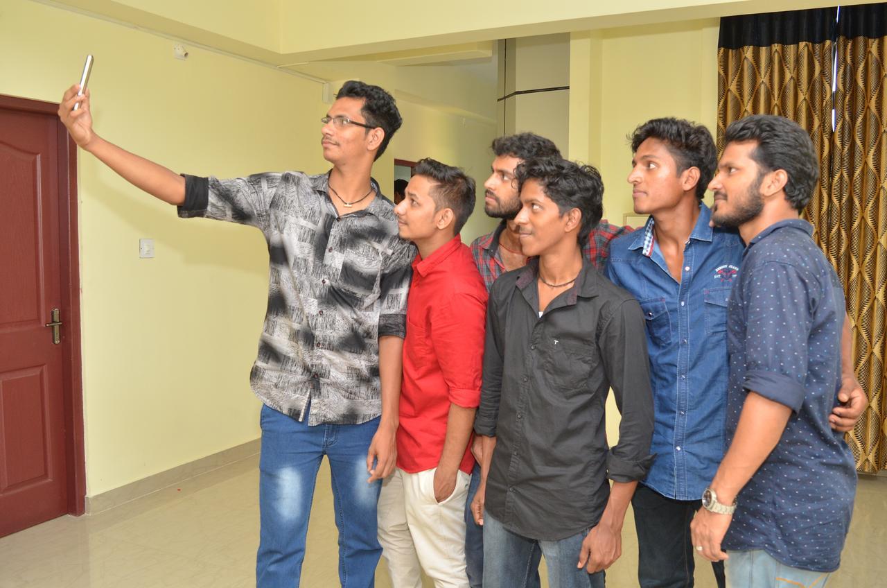 Hôtel United Dreams à Kannur Extérieur photo