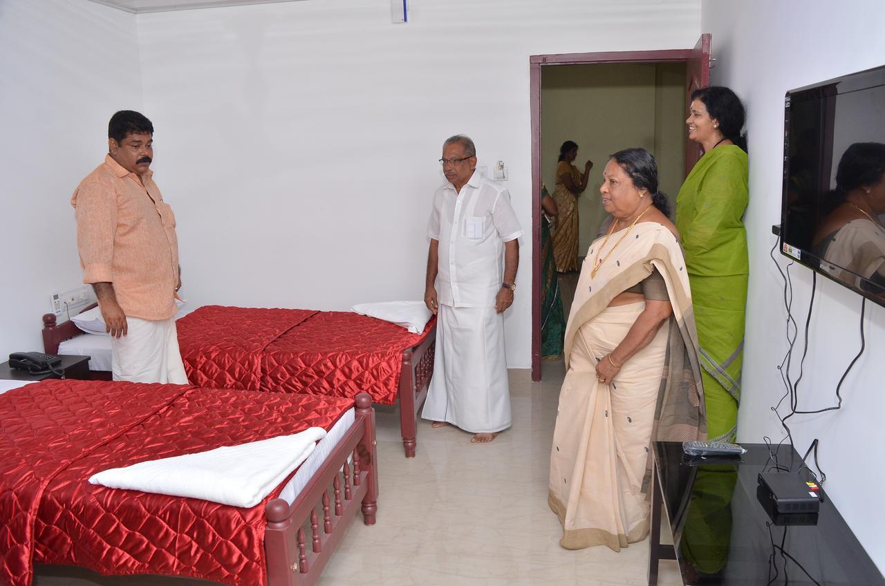 Hôtel United Dreams à Kannur Extérieur photo